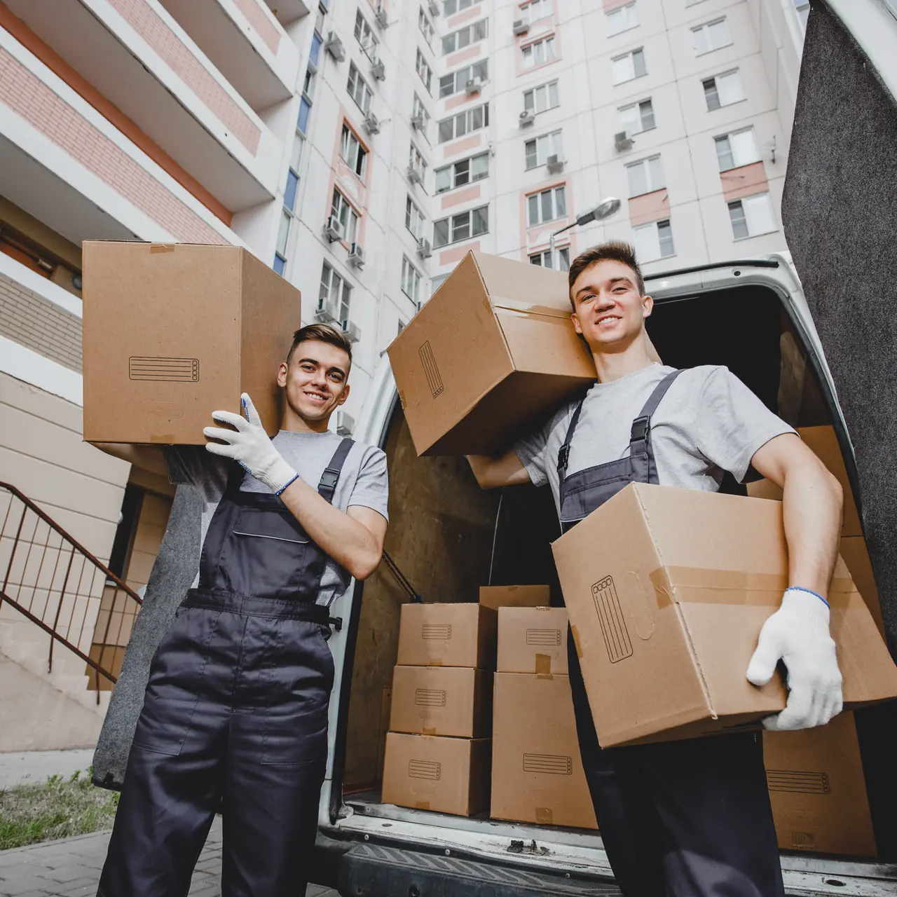 Erfahrene Umzugshelfer